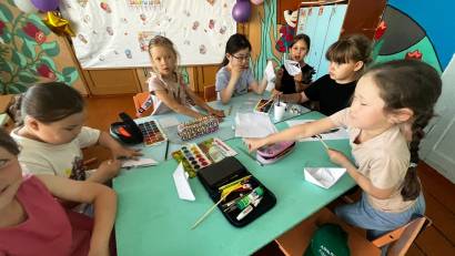 В летнем лагере день под увлекательной темой 